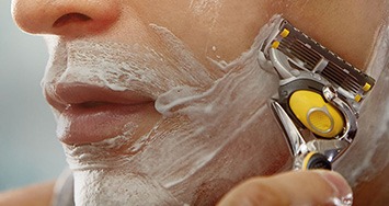 How To Manage Razor Bumps & Ingrown Hair