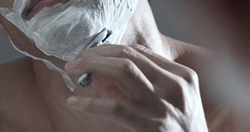 Face Shaving Tips: Against The Grain