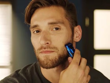 Even Out Your Beard by Trimming with Comb Attachment